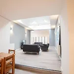 Stunning Split-Level Apartment In Heart Of Fulham
